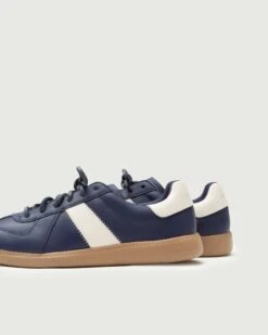 GAT | Matte Navy -Oliver Cabell blue ZOOM